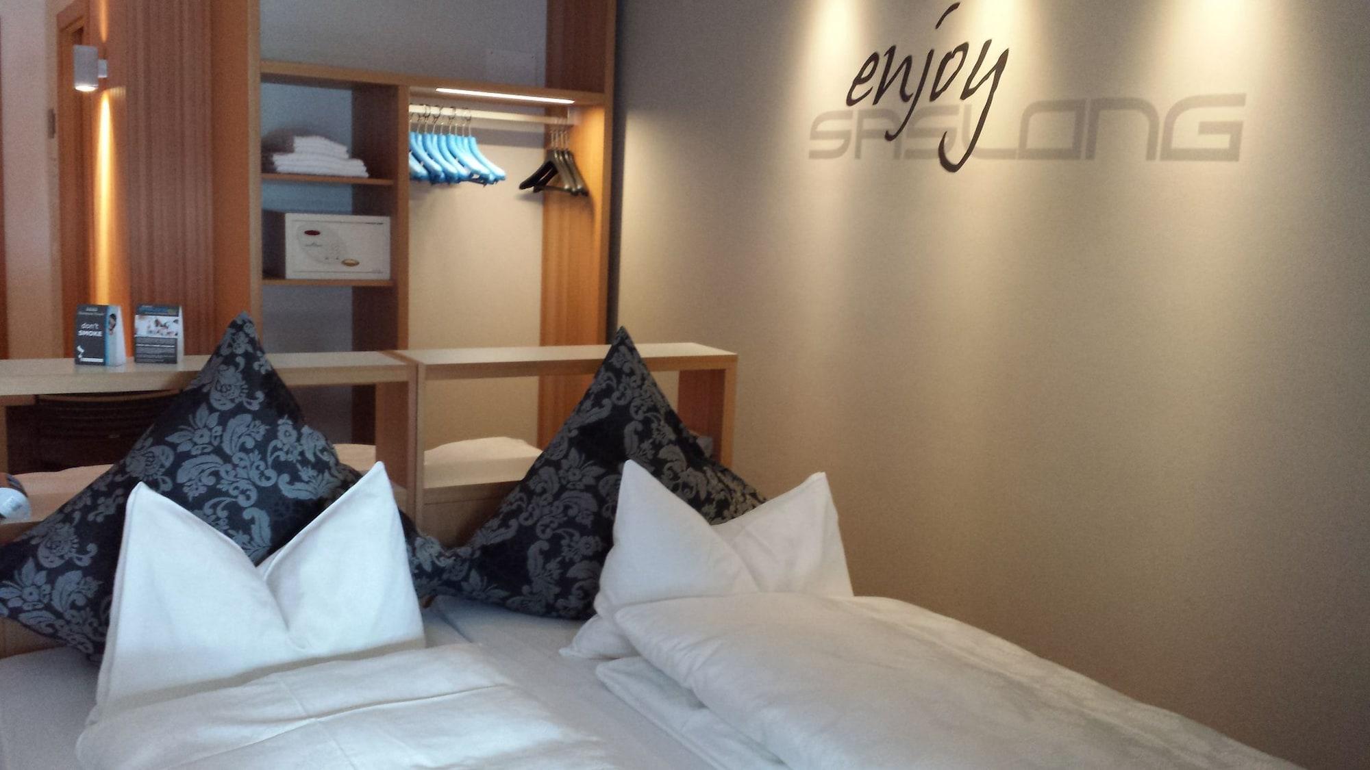 Smart Hotel Saslong Santa Cristina Val Gardena Екстер'єр фото