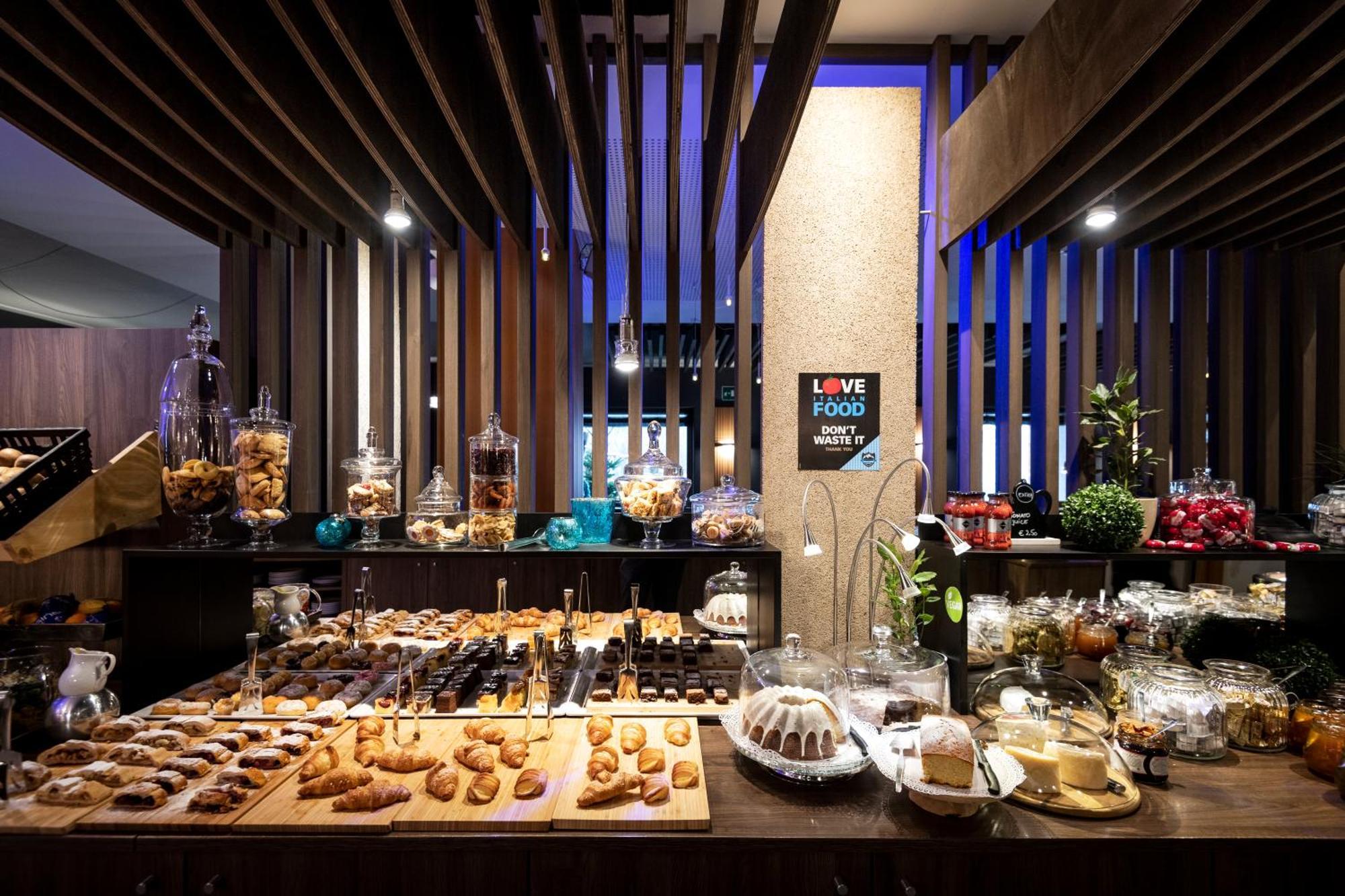 Smart Hotel Saslong Santa Cristina Val Gardena Екстер'єр фото